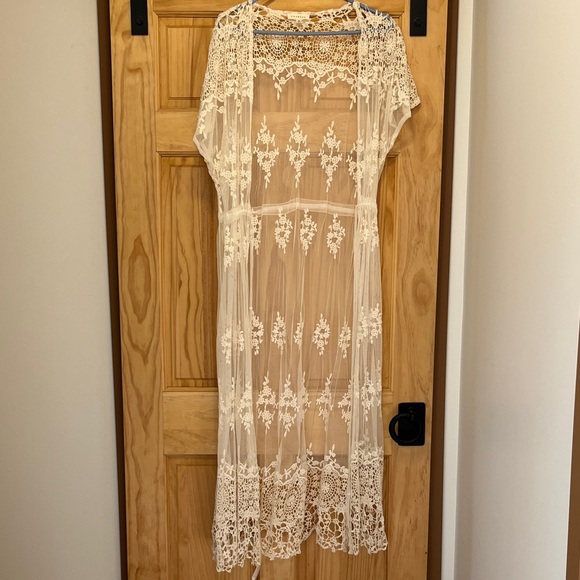 Promesa Dresses & Skirts - Promesa Elegant Lace Cover-Up